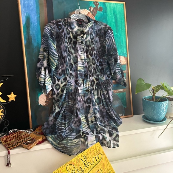 Elena Wang Elegant Blue Animal Print Blouse M - Picture 4 of 16